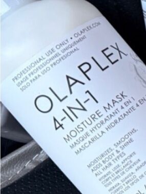 OLAPLEX 4-IN-1 Moisture Mask — White